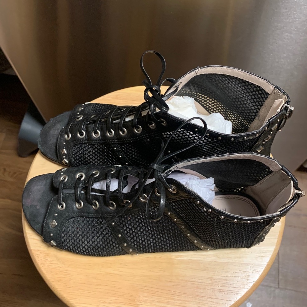 Shoes - Picture 2 of 6